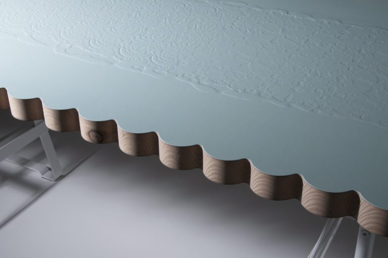 TABLE BOARD DOUBLE SIDE WHITE-LIGHT BLUE