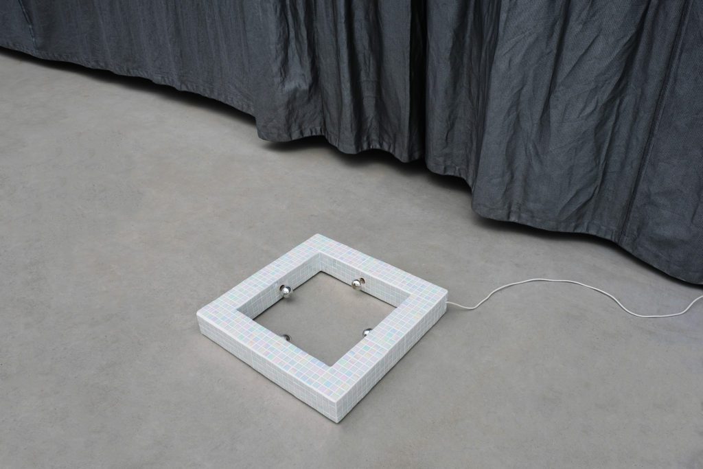 "cirque" lamp