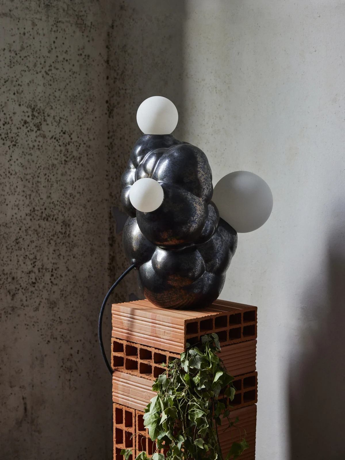 Botryoidal Table Lamp in Ceramic — 18
