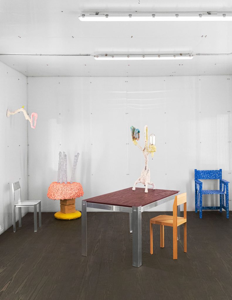 Split Table — 3