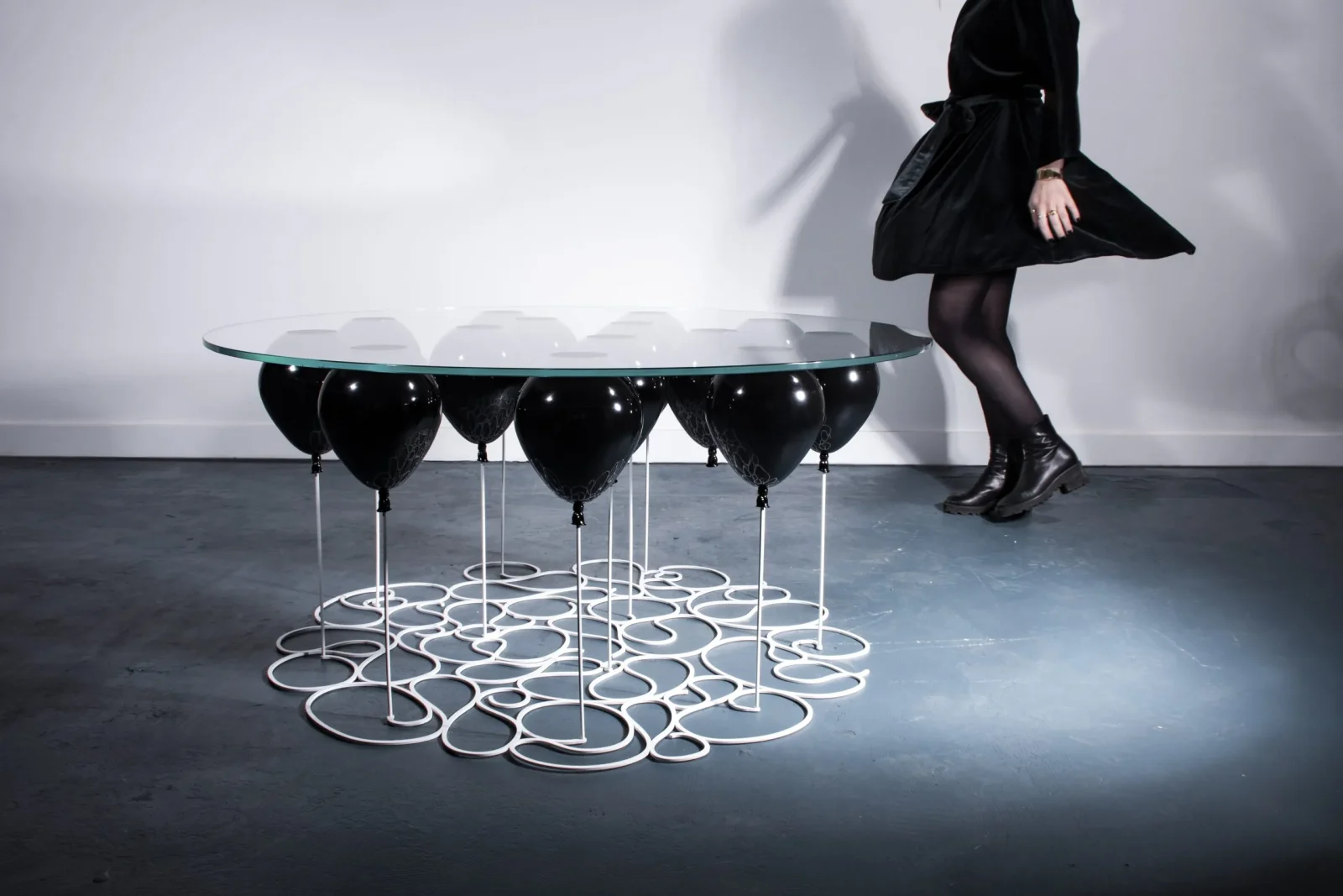 Up! Balloon Coffee Table, Black Edition — 5
