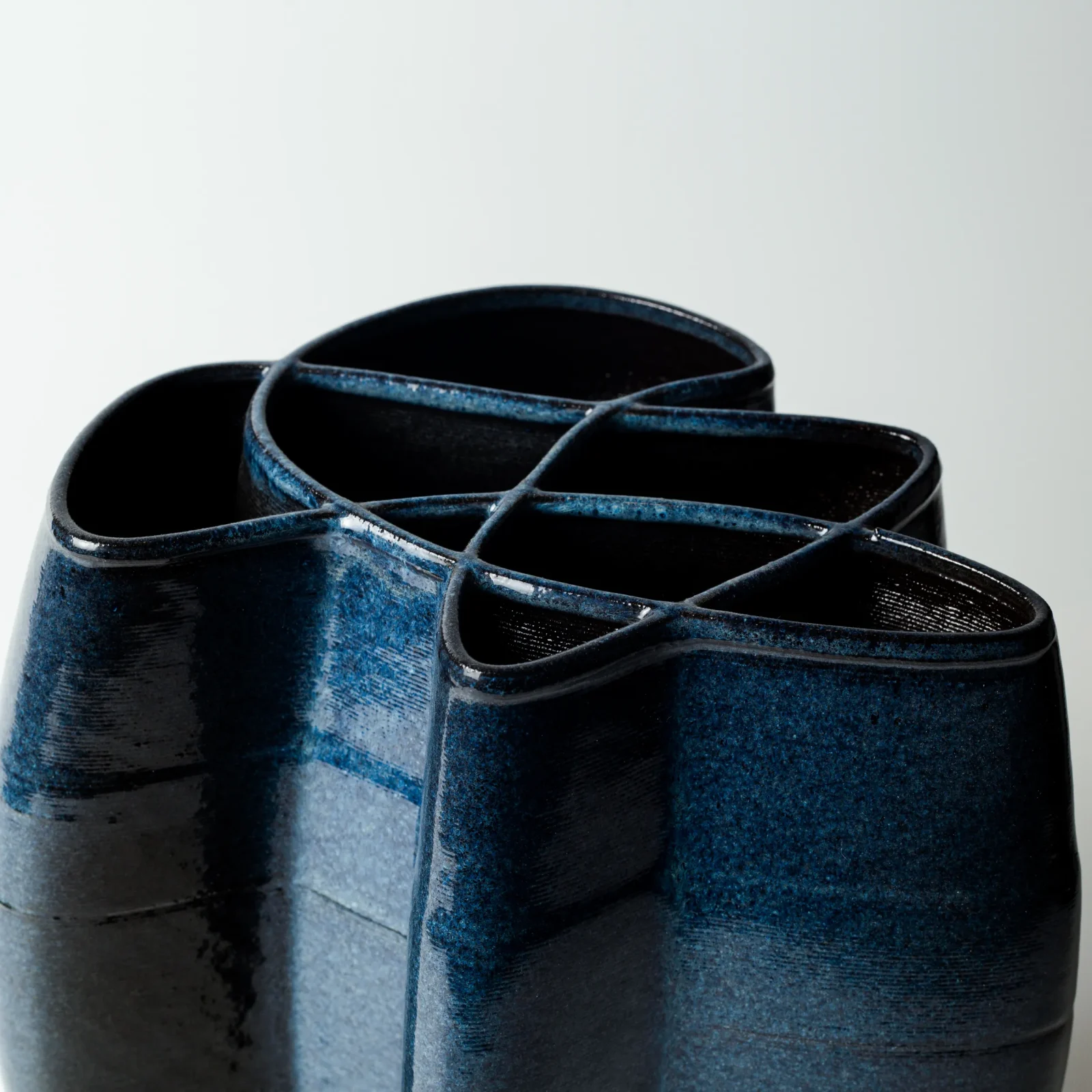 Intersect - 0 0 1 1 - Ceramic Vase 3d Printed — 6