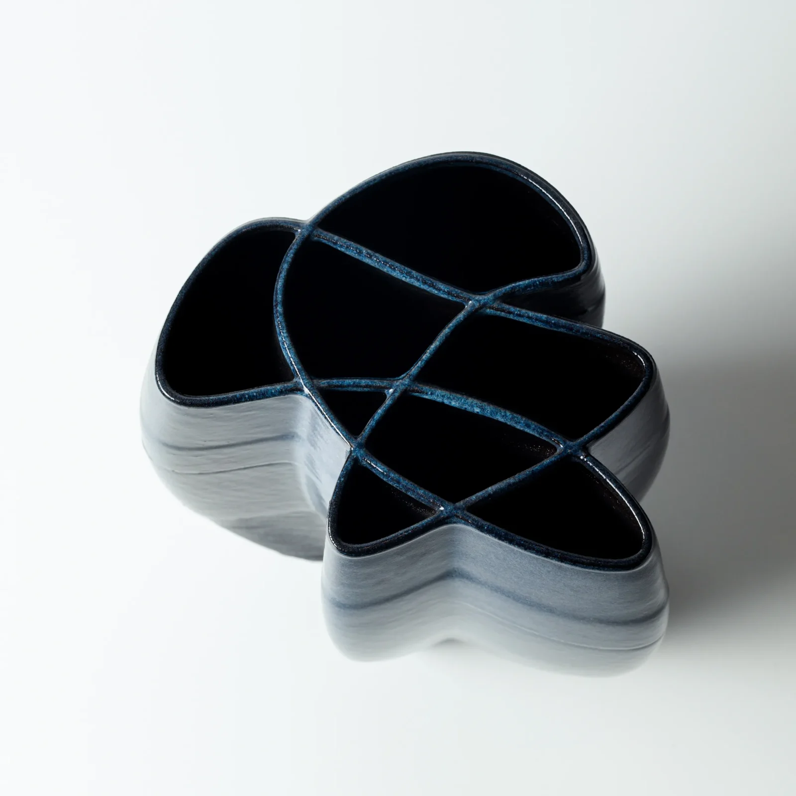 Intersect - 0 0 1 1 - Ceramic Vase 3d Printed — 7