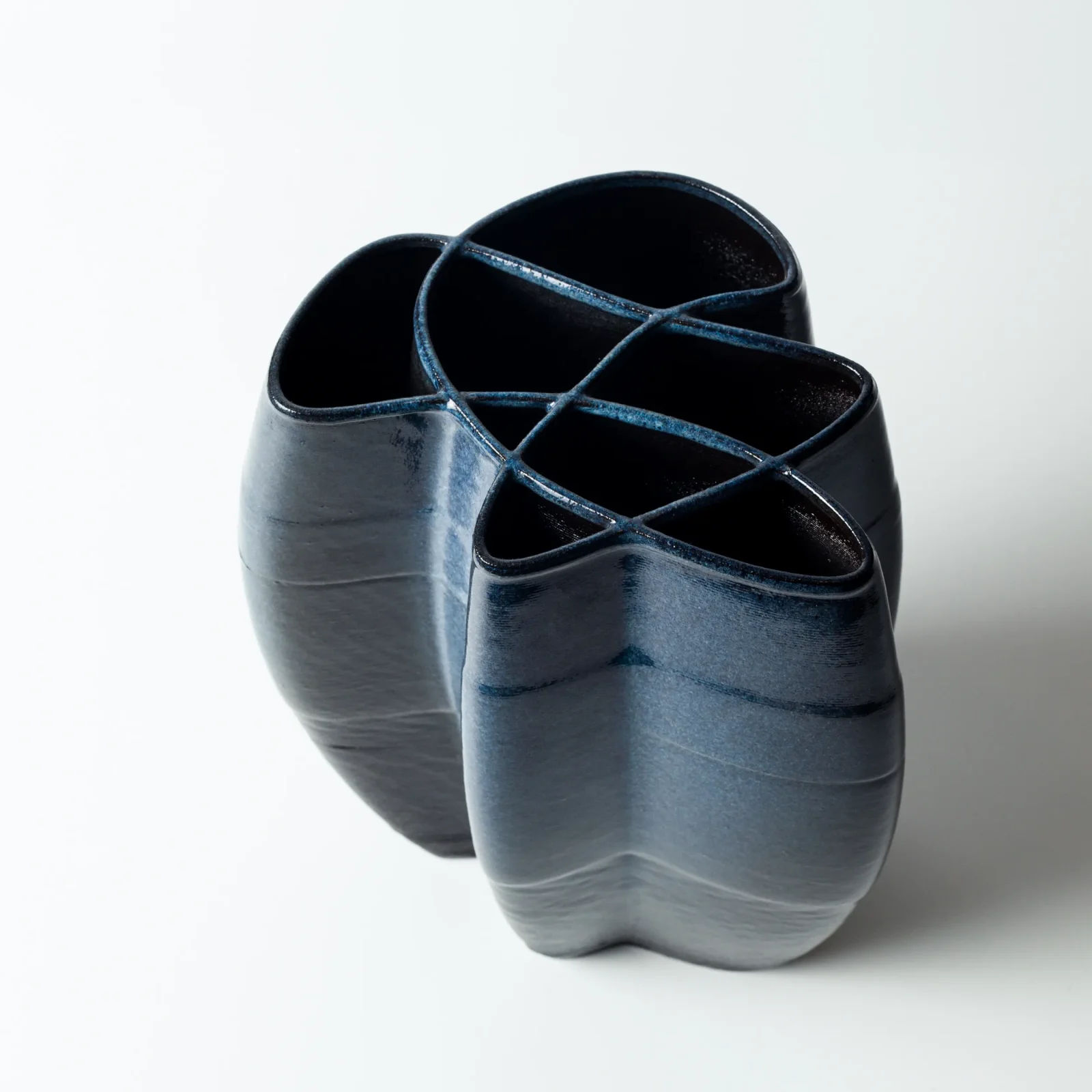 Intersect - 0 0 1 1 - Ceramic Vase 3d Printed — 8