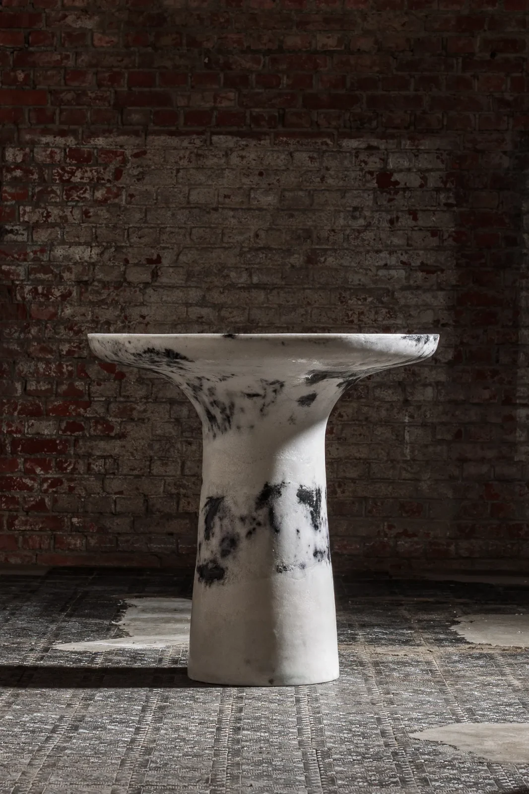 "marbled Salts" Dining Table — 2