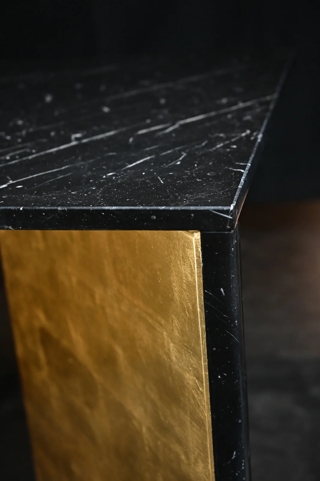 Scorcio - Nero Marquinia Dining Table — 4