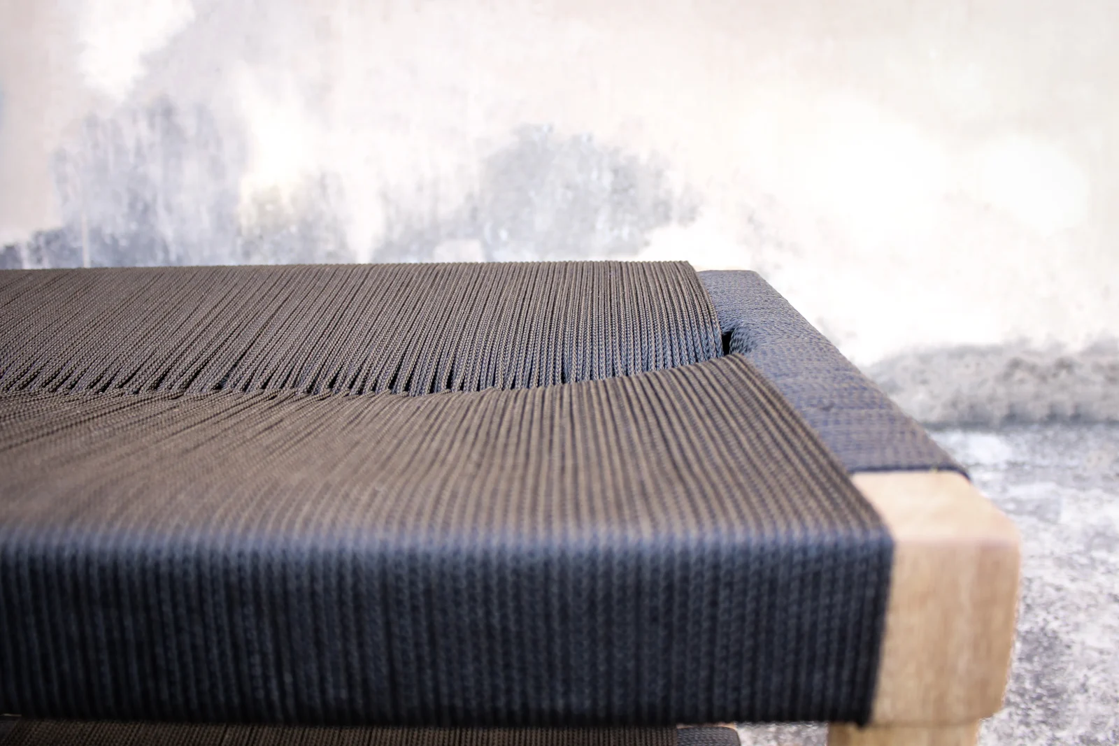 Rosa Morada Modern Bench — 5