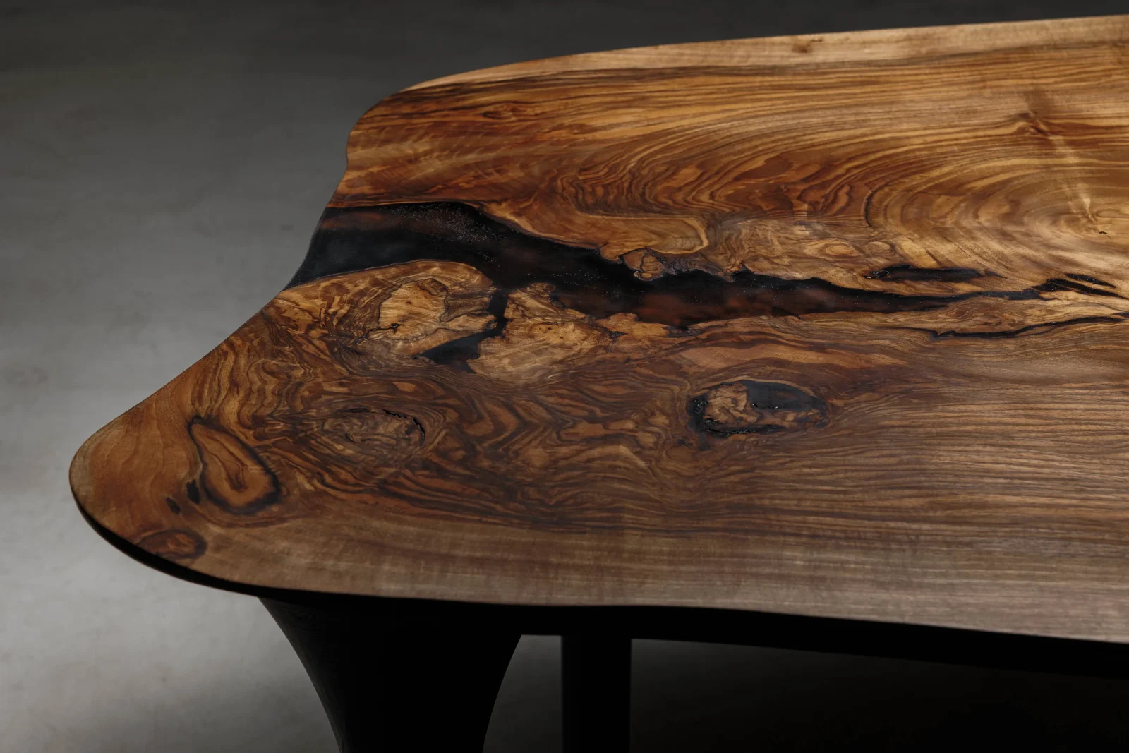 EM212 Dining Table — 3
