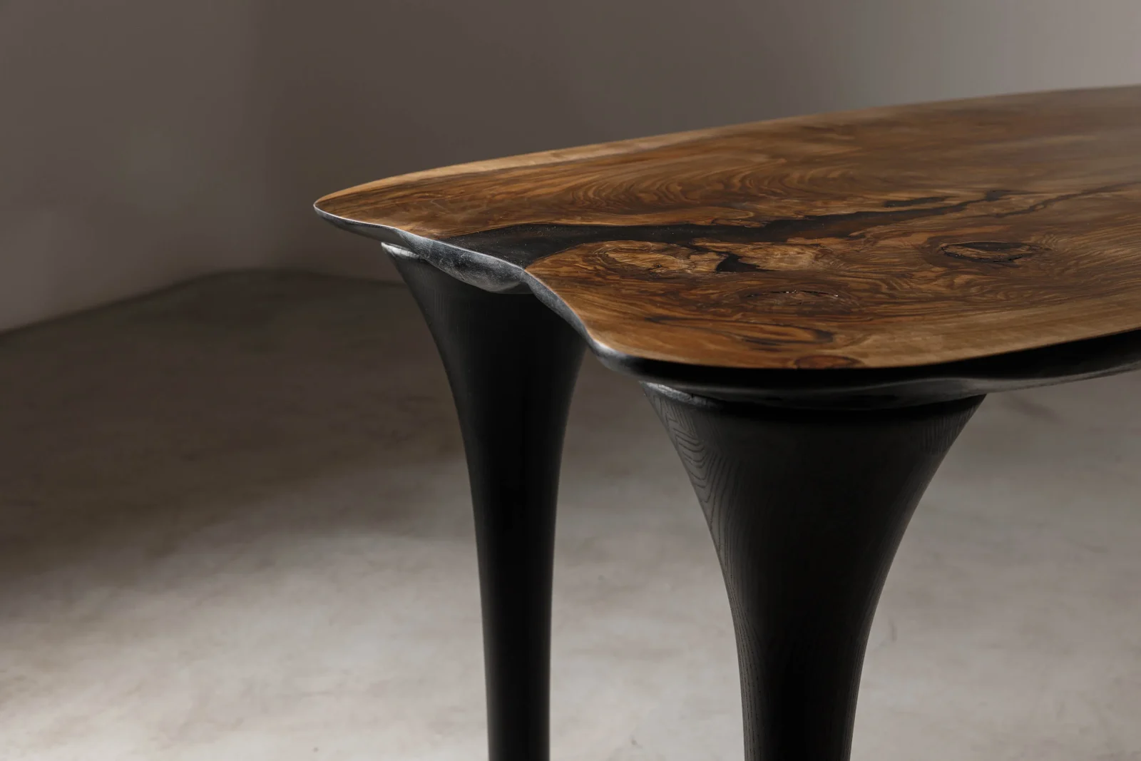 EM212 Dining Table — 7