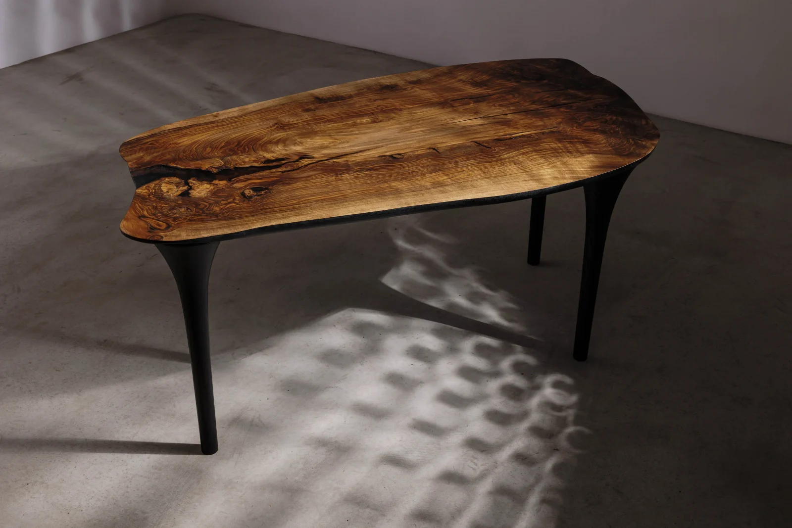EM212 Dining Table — 9