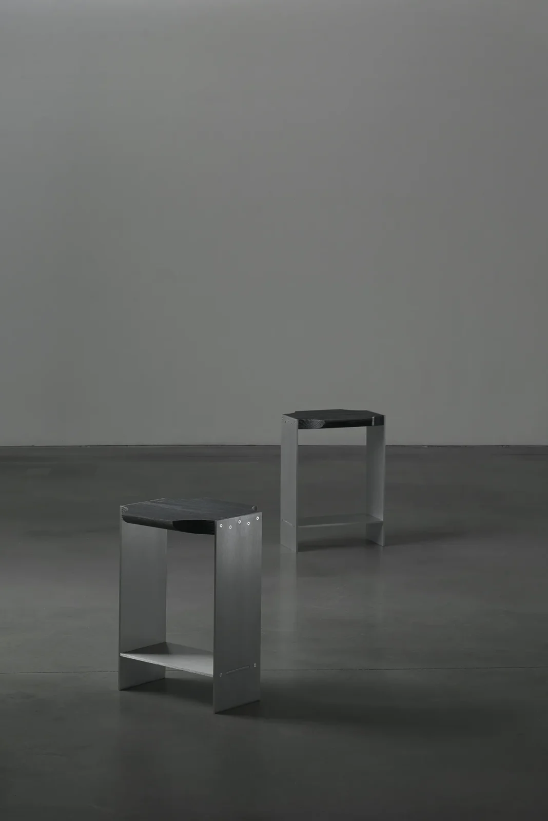 F15 E Side Table — 3
