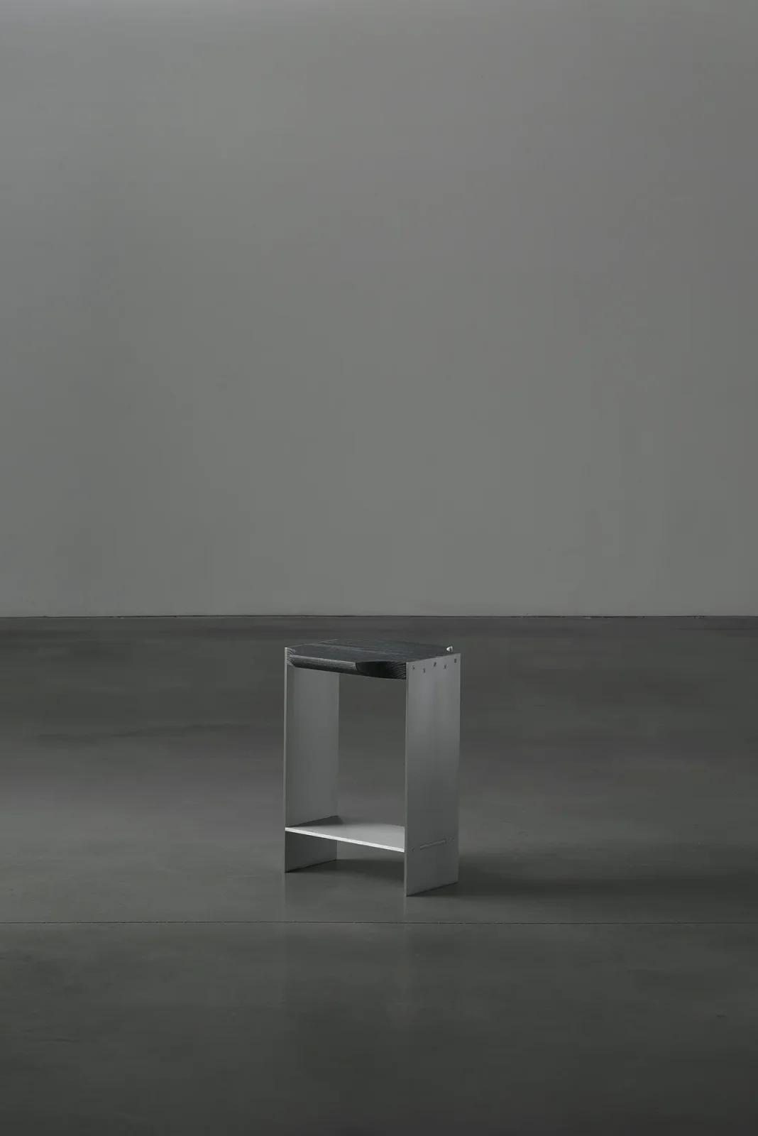 F15 E Side Table — 4