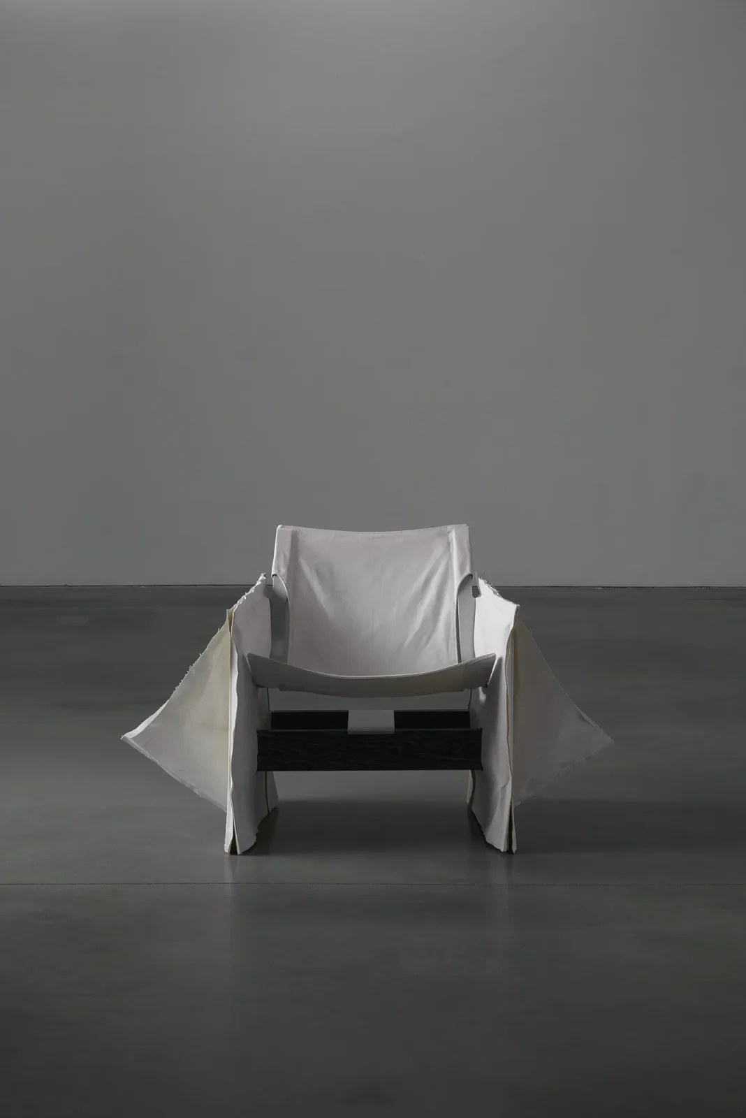 Xb-70 V Armchair — 2