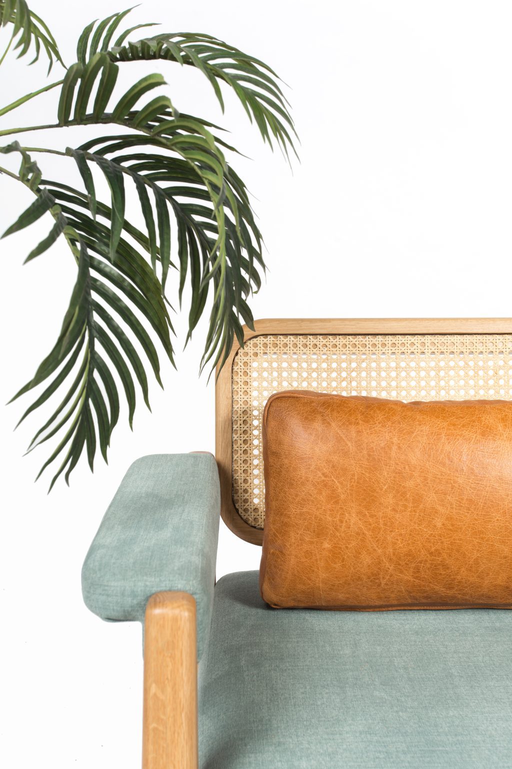 Toledo Armchair by Comité de Proyectos ADORNO DESIGN