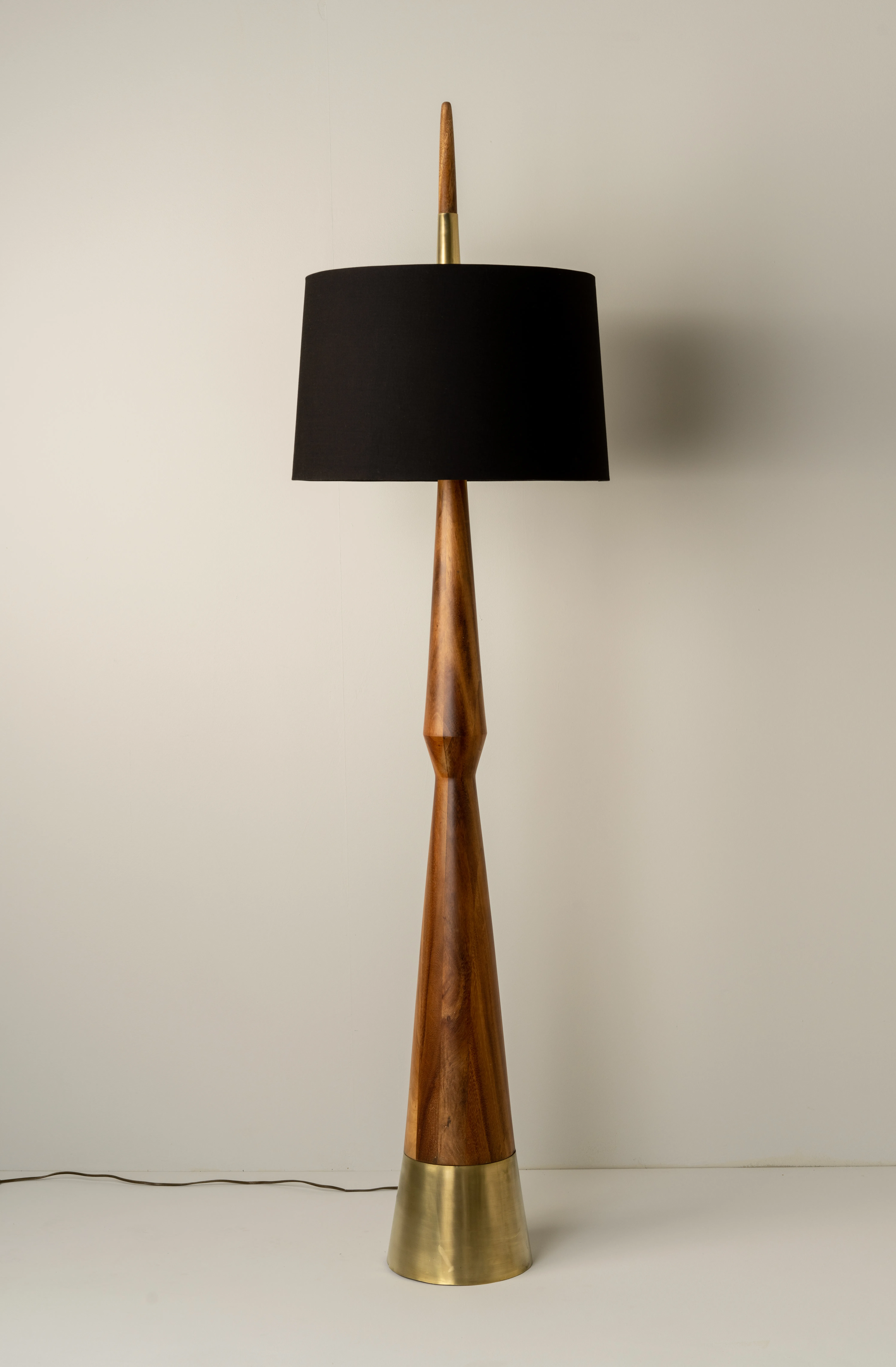 Apolo Floor Lamp by Isabel Moncada