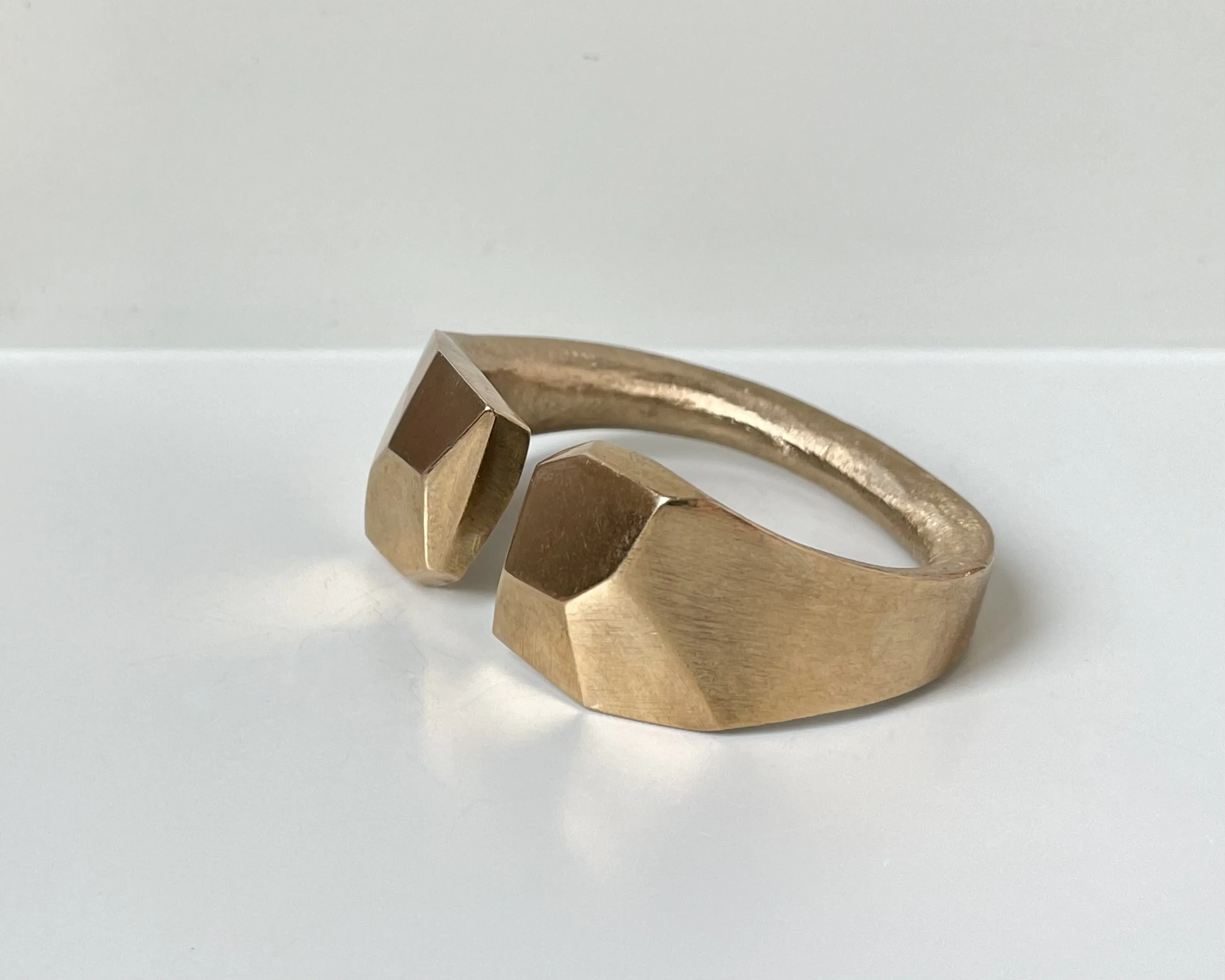 “Split Chevalier” Bronze Bracelet
by Valentina Romen