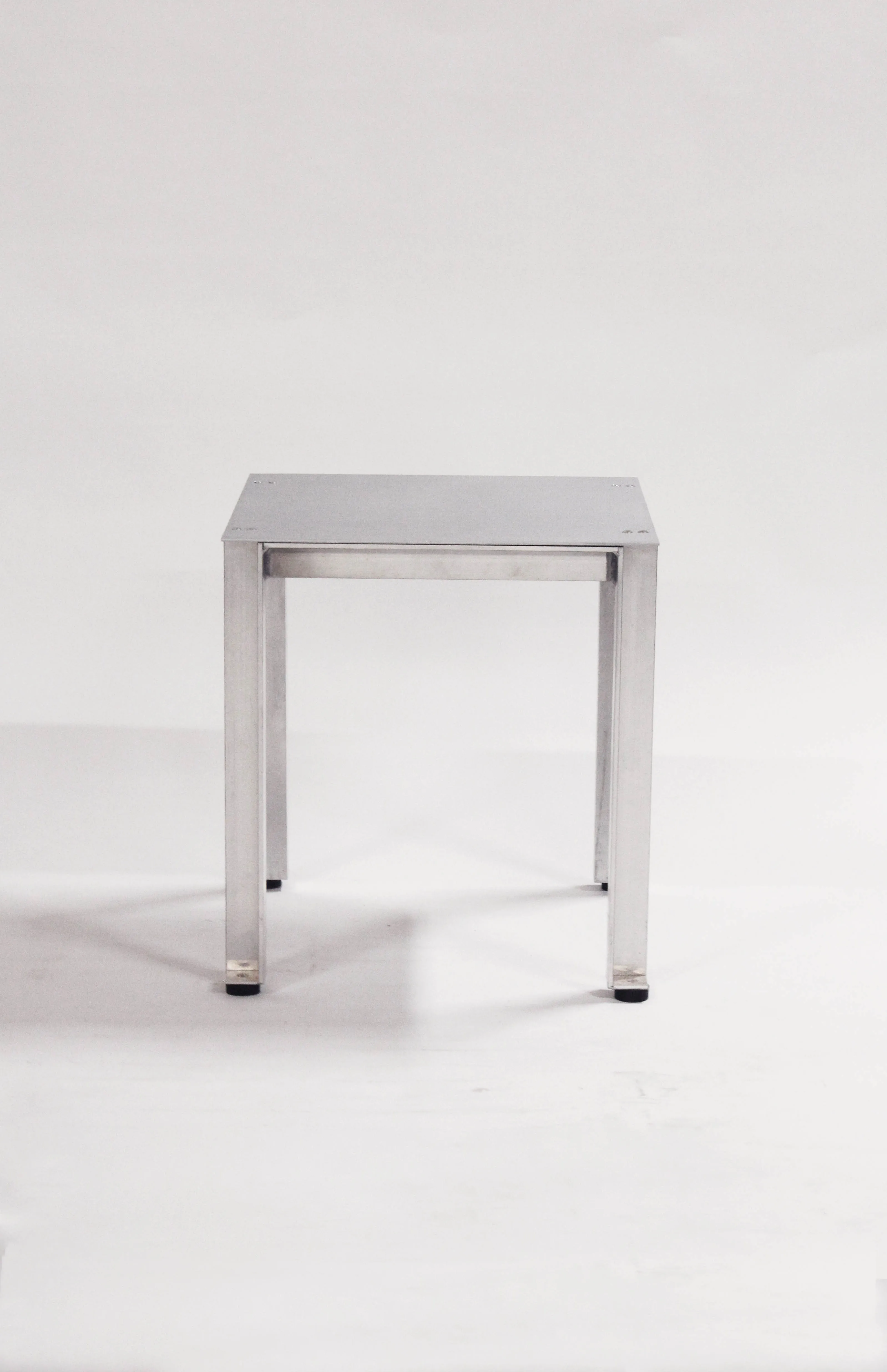 Canto – Aluminum Side Table by Luiz Solano