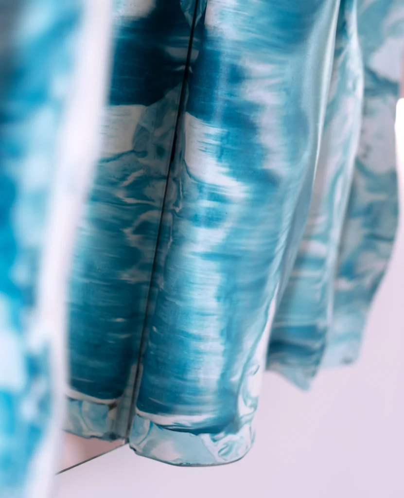 FLOW Mirror - Blue — 2