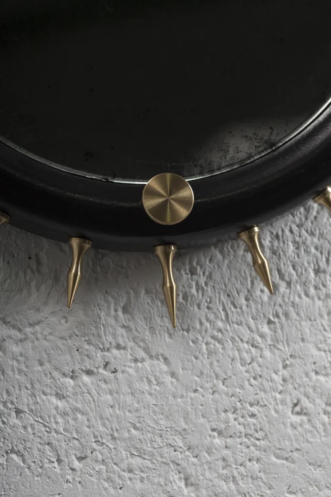 Sitiera_02 - Solid Wood Wall Mirror Bronze Or Stainless Steel Spikes — 7