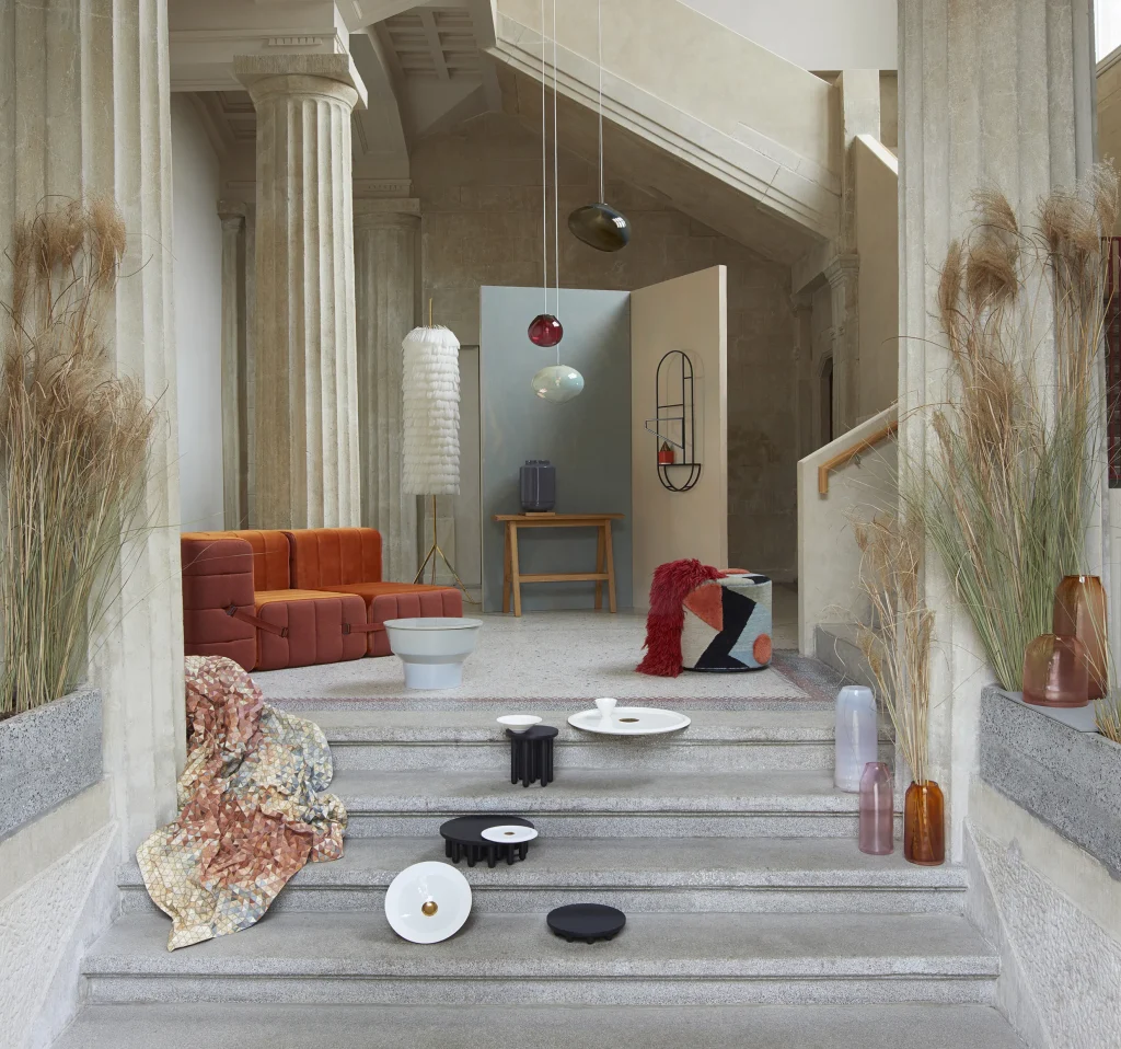 Massimiliano - Colorful Fringed Wool Pouf — 9