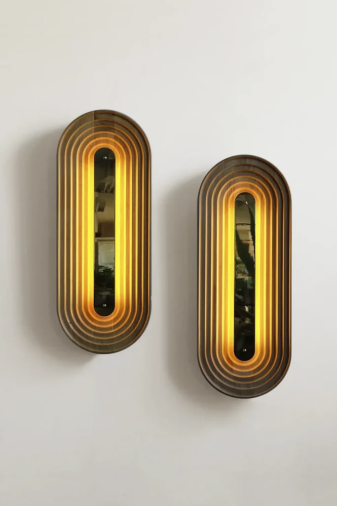 Dromos - Medium Illuminated Wall Lamp — 3