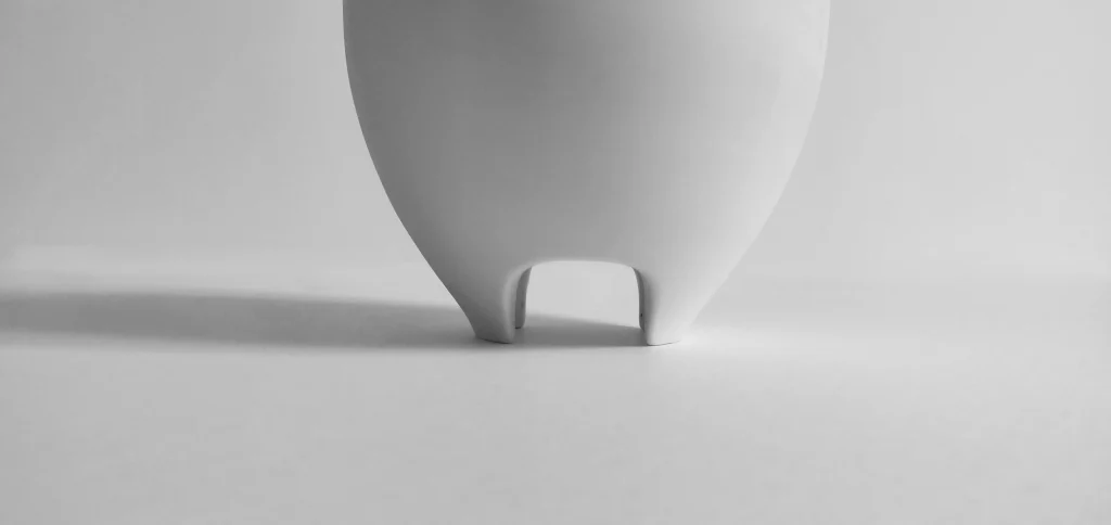 Geta - White Porcelain Pot — 3