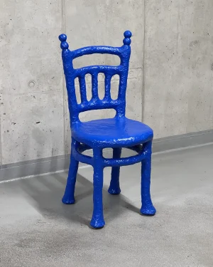 david-cap_blue-papier-mache-chess-chair_1