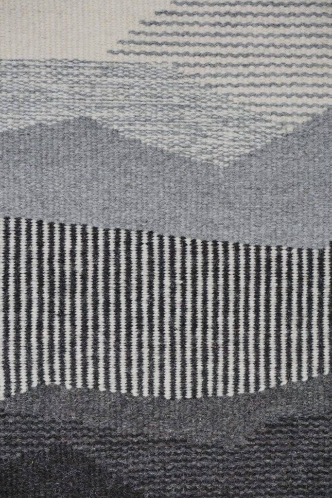 Large Mountains Panorama - Woolen Kilim — 3