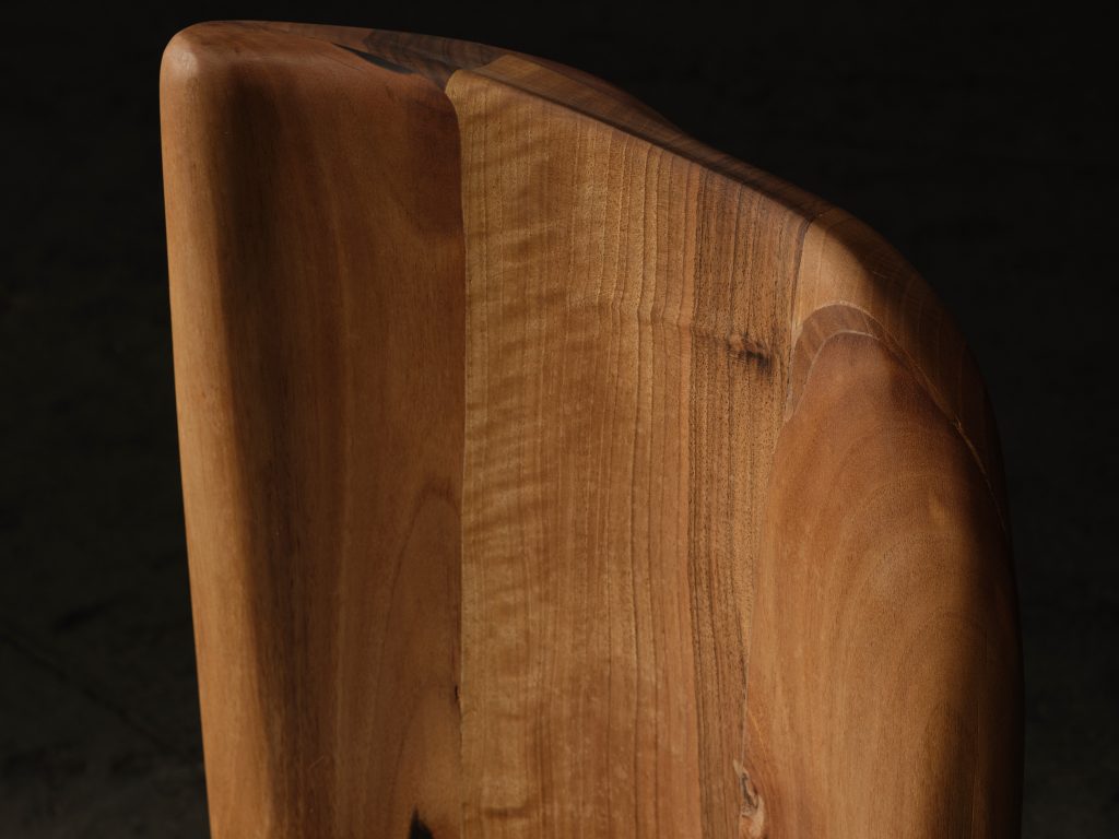 Coi01 - Sculptural Resin Walnut Chair — 11