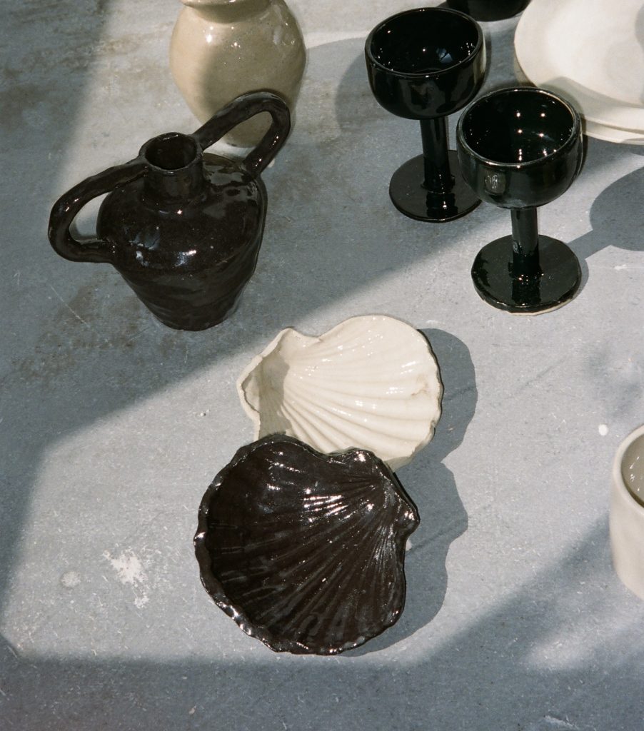 des-vases_concha-stoneware-plate_3