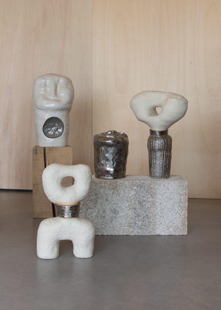 egle-simkus_transhuman-collection-tr-oa6-stoneware-sculpture_2