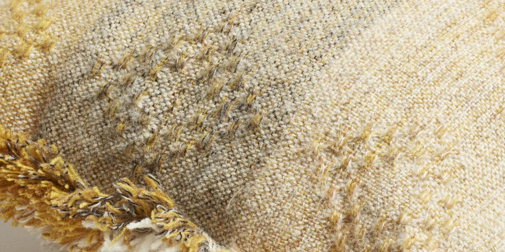 Ariadne - Wool & Cashmere Square Cushion — 2