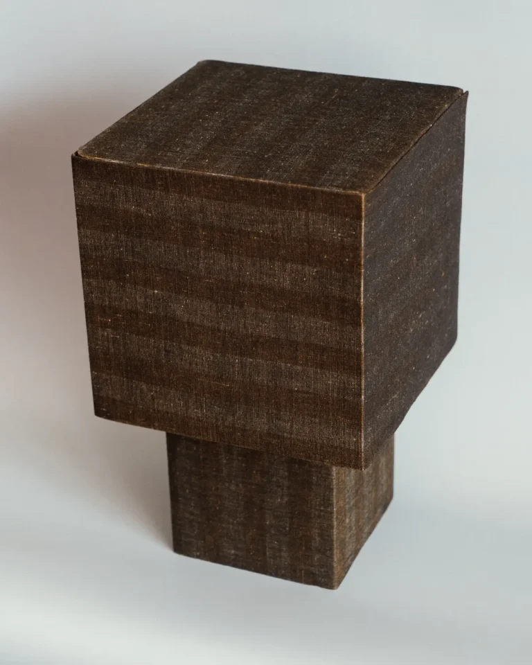 mattina-moderna_la-petite-boite-siwell-ochre-table-lamp_2