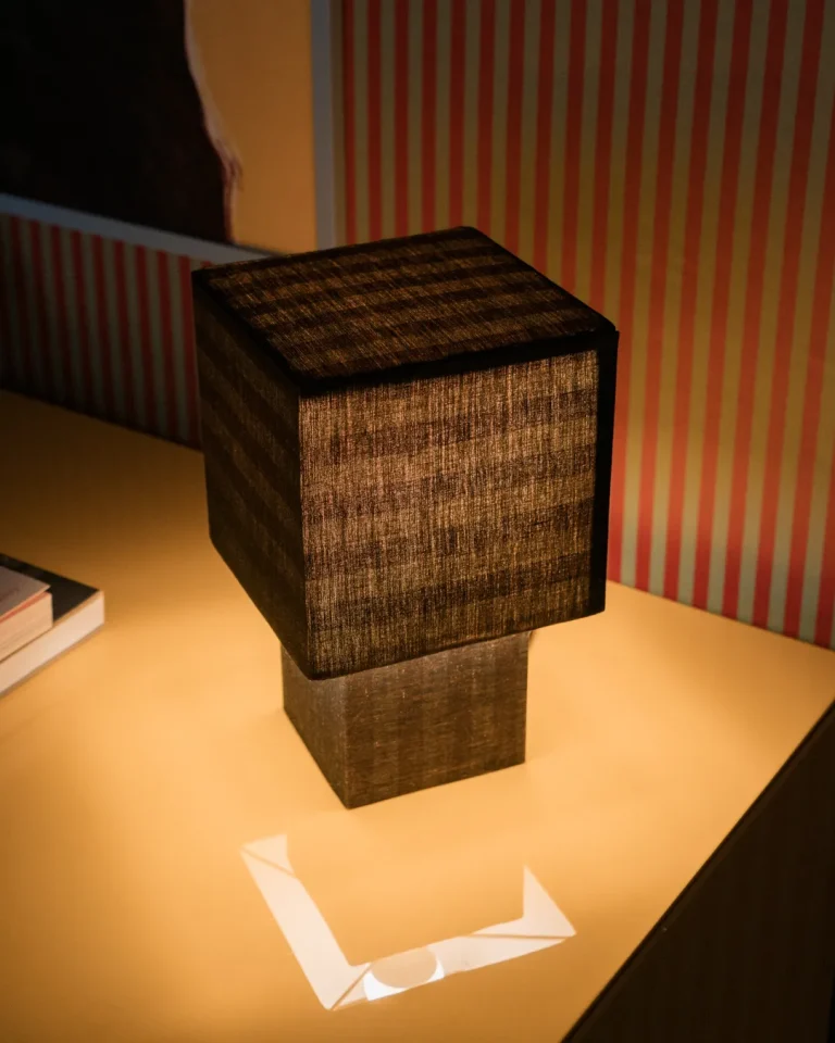 mattina-moderna_la-petite-boite-siwell-ochre-table-lamp_4