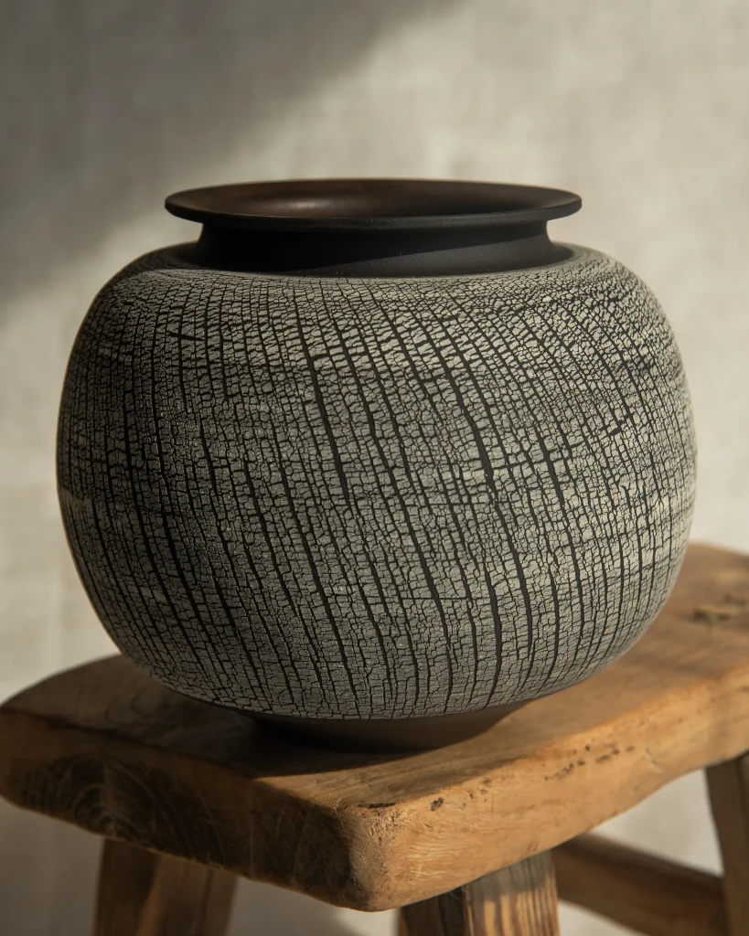 Distressed Onyx Ivory Vessel No.1 — 3