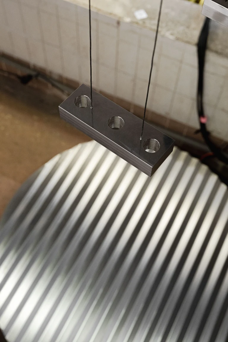 Oblivion - Aluminum Pendant Lamp — 2
