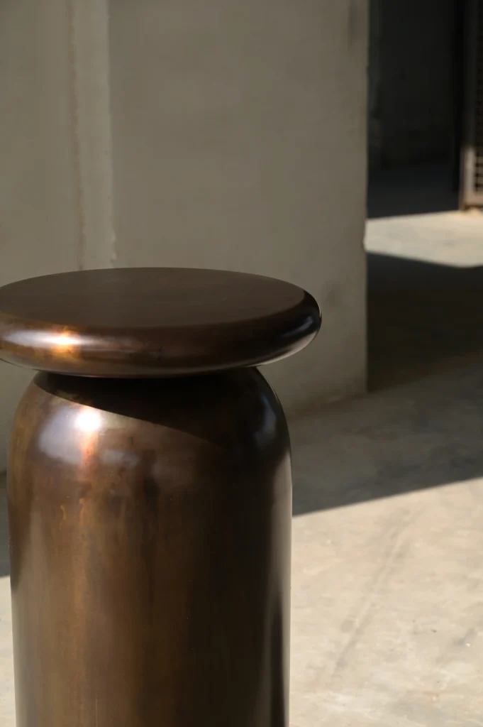 Scuba - Iron Drink Table — 6