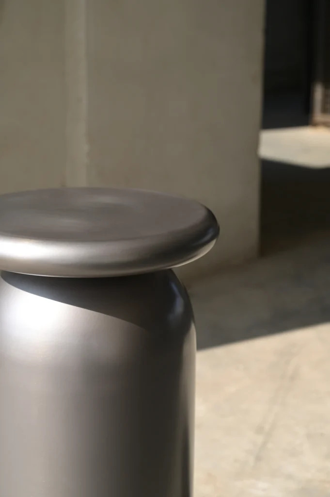 Scuba - Iron Drink Table — 7