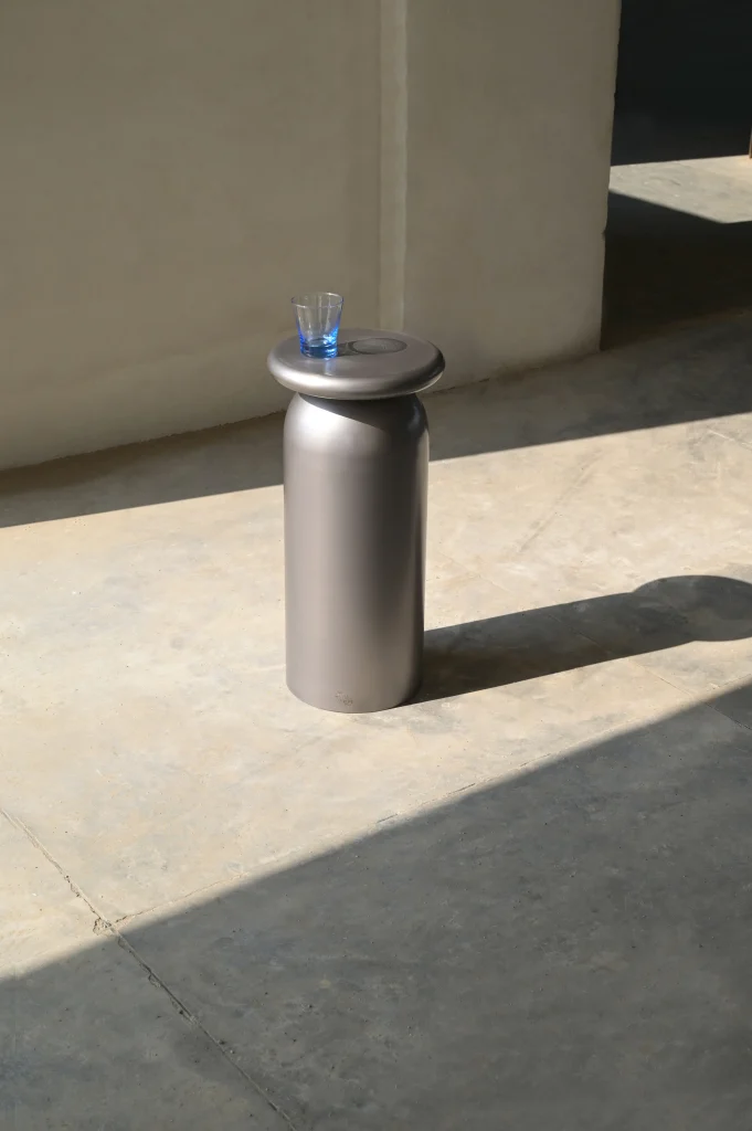 Scuba - Iron Drink Table — 8