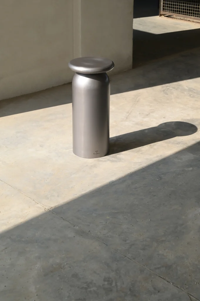Scuba - Iron Drink Table — 9