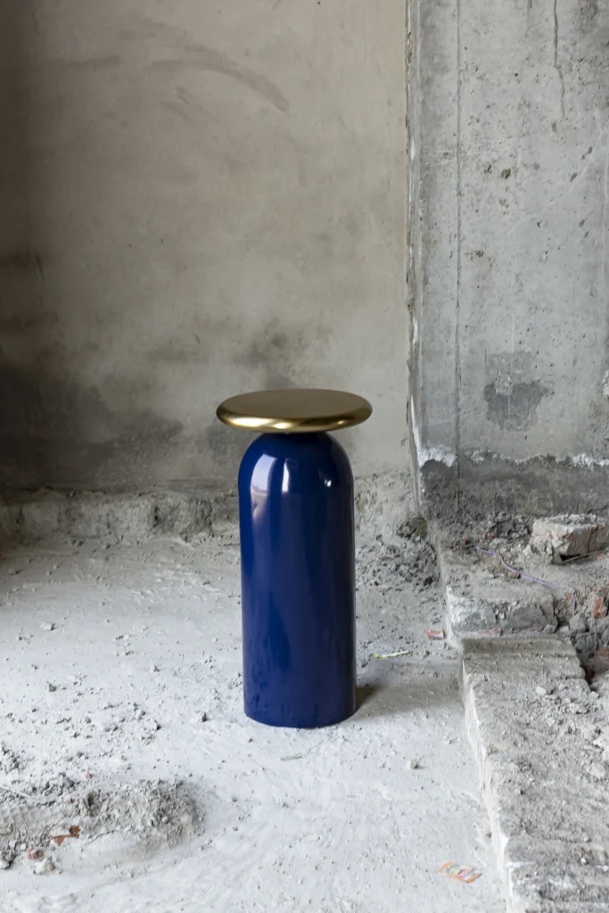 Scuba - Iron Drink Table — 20