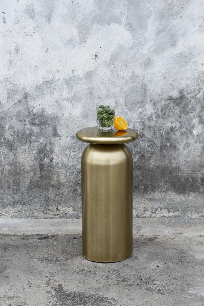 Scuba - Iron Drink Table — 25