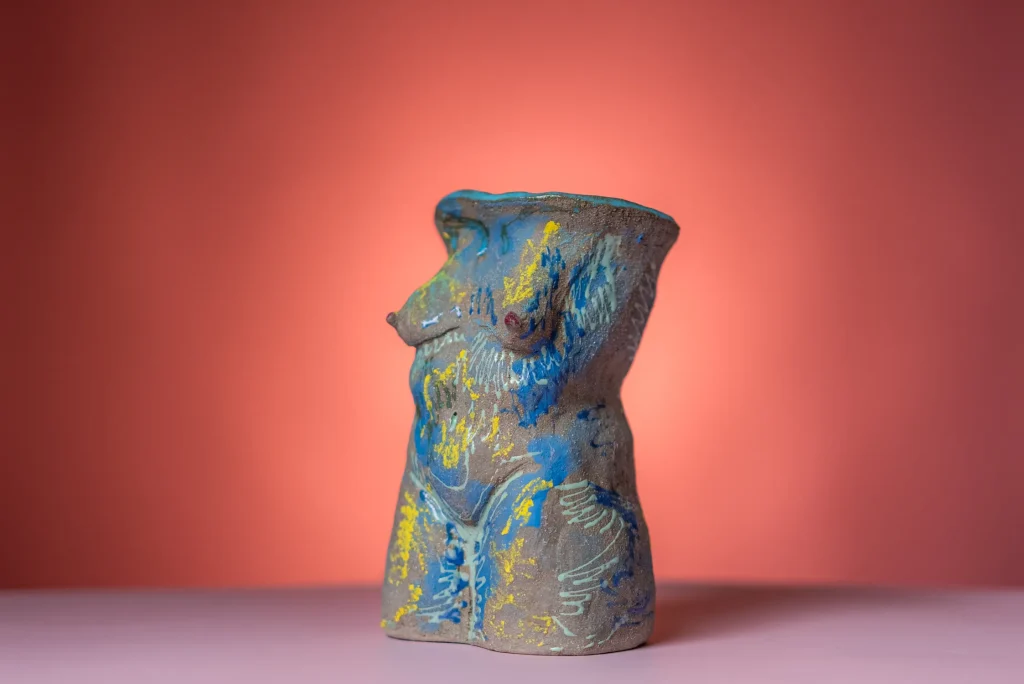 Rabiscada - Stoneware Sculptural Vase — 3
