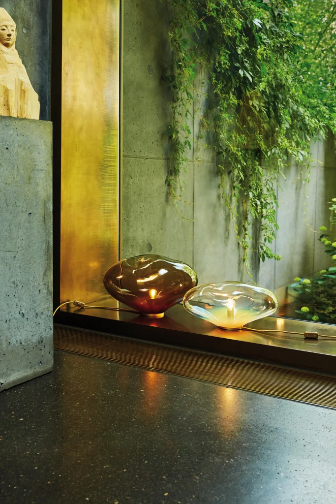Haumea Amorph Table Lamp in Silver Smoke Glass — 4