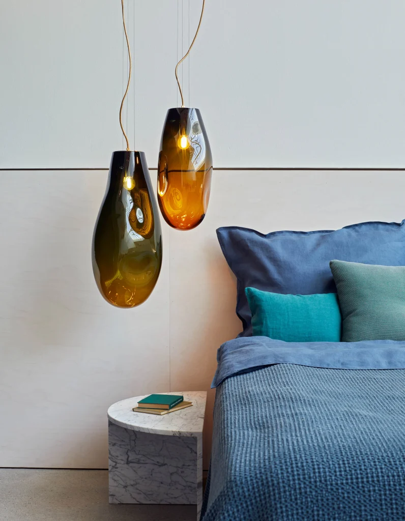 Lyra Single, Flamingo Opaque Pendant Lamp in Blown Glass — 2
