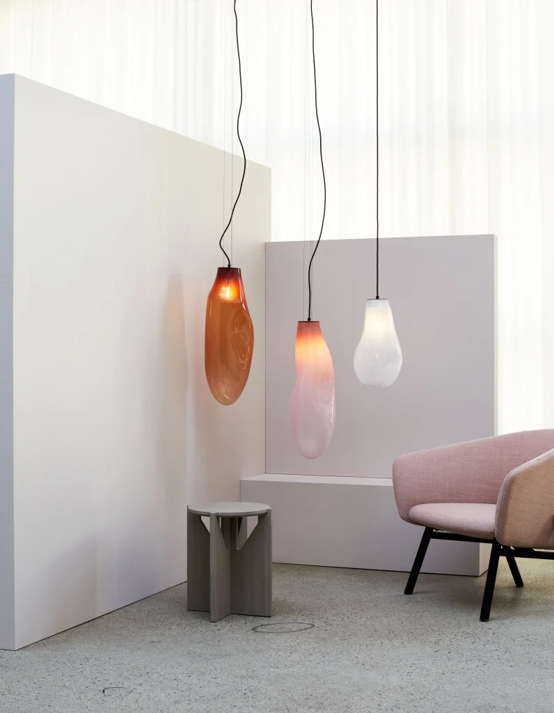 Lyra Single, Flamingo Opaque Pendant Lamp in Blown Glass — 4