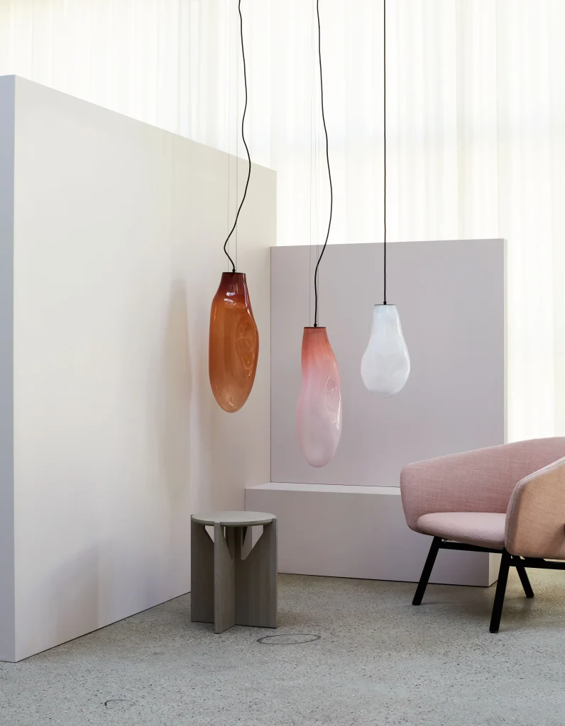 Lyra Single, Flamingo Opaque Pendant Lamp in Blown Glass — 5