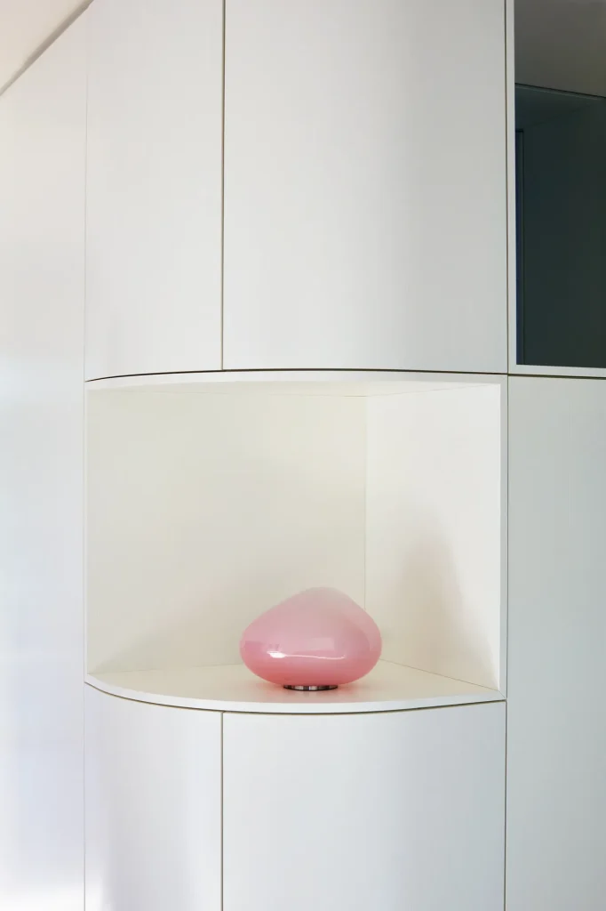 Haumea Convex Table Lamp in Flieder Opaque Glass — 8