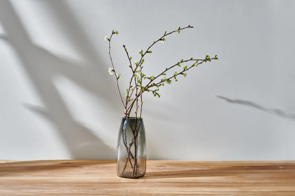 Splay The Louvre No. 2 – Translucent Free Blown Glass Vase — 2
