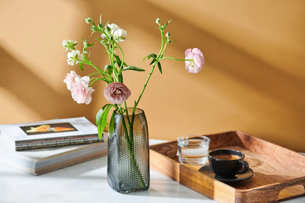 Splay The Louvre No. 2 – Translucent Free Blown Glass Vase — 5
